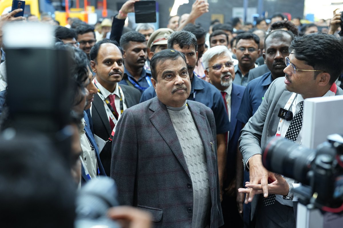 Volvo CE India (@volvoceindia) on Twitter photo Honourable Minister, <a href="/nitin_gadkari/">Nitin Gadkari</a> unveils the latest additions to our electric machines: DD40 Electric Compactor, PT220 Pneumatic Tyre Compactor, EC 80 Electric Excavator and the L120 Electric Wheel Loader.
#Changeishere #VolvoCEIndia #Electromobility #BuildingTomorrow Honourable Minister, <a href="/nitin_gadkari/">Nitin Gadkari</a> unveils the latest additions to our electric machines: DD40 Electric Compactor, PT220 Pneumatic Tyre Compactor, EC 80 Electric Excavator and the L120 Electric Wheel Loader.
#Changeishere #VolvoCEIndia #Electromobility #BuildingTomorrow