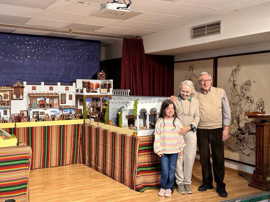 FallaTelefonica's tweet image. ⭐️ PREMIO BELÉN 2023 ⭐️
Nuestro Belén ha sido el premio 19 en el XLIX Concurso de Belenes de @JCF_Valencia , en la categoría Tradicional B 🏆
Muchas gracias Tomás por tu dedicación 💙
Este viernes 22, es la inauguración
#FallaRibera #Fallas24 #SomPatrimoni