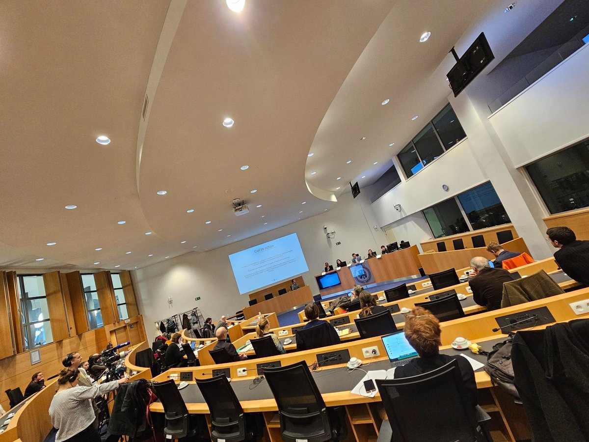 Focus on impact 📢 A four-day closed workshop on #RemoteEthnography started yesterday with a hearing in the Belgian Parliament 🇧🇪 The event is organized in collaboration with @EASt_ULB: msh.ulb.ac.be/fr/agenda/work… @FF_UP @Uni_WUE
