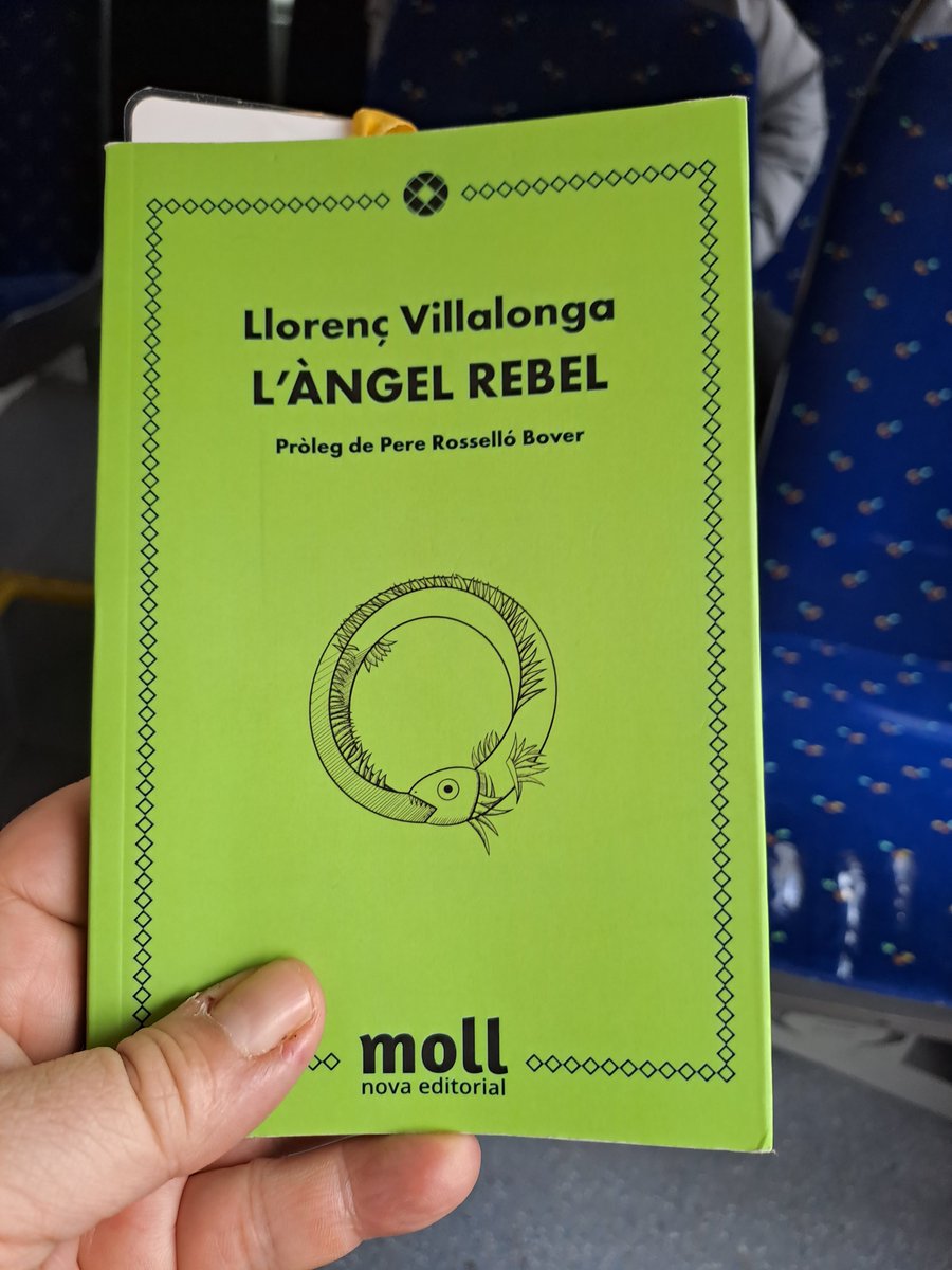 #làngelrebel, de #llorençvillalonga, @EdiMoll, amb pròleg de #pererossellóbover, col•lecció #raixa, #llibre #lecturarecomanada, inicia el cicle de #flolavigne en què l'autor retrata de manera un punt delirant la decadència i mort del seu món i se'n fot del món que ve.