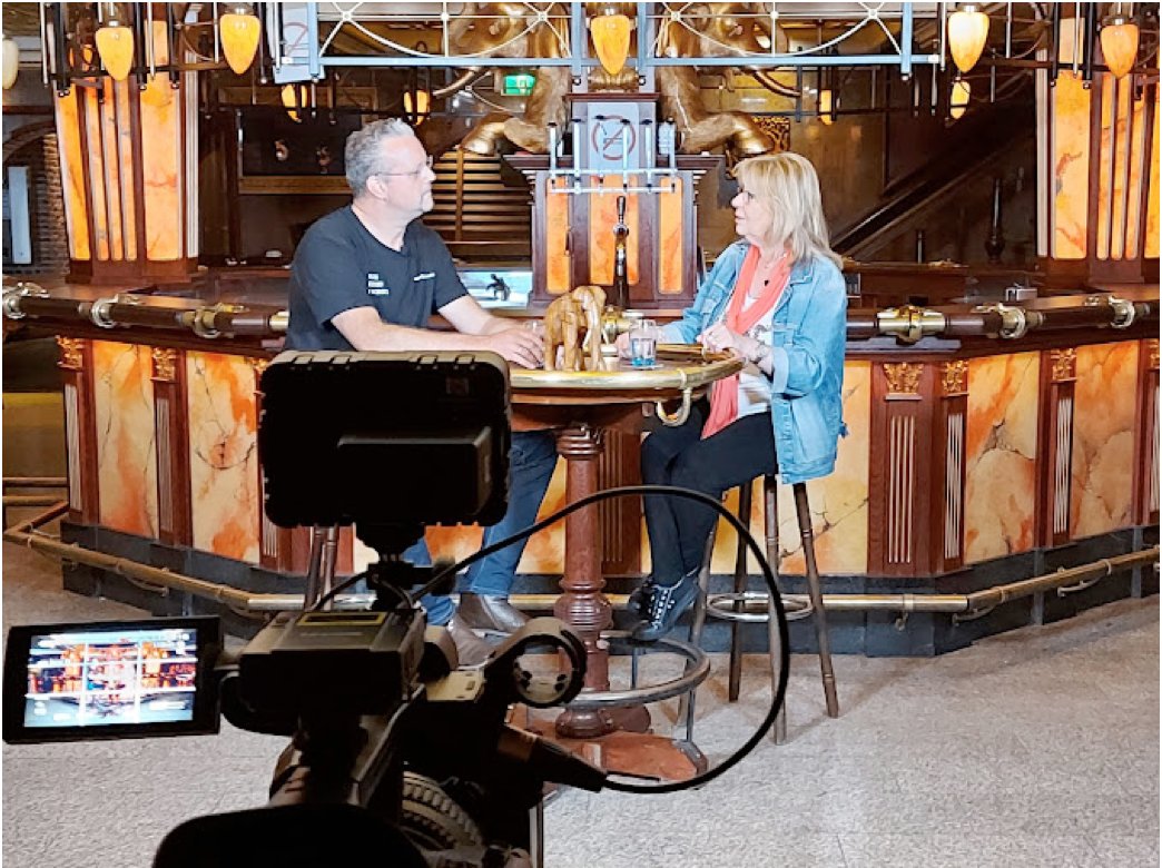 Nieuw in Twente:
Leg een levensverhaal, jubileum of huwelijk vast via Memoires op Video

twentejournaal.nl/artikel/44142-…

#eurovisie #songfestival #video #jubileum #huwelijk #levensverhaal #documentaire #memoiresopvideo #videodesign #hengelo #enschede #haaksbergen #delden #borne