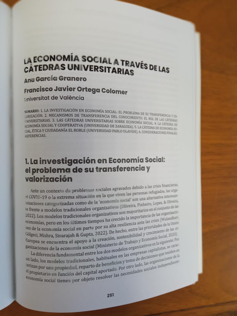 Tras cumplir 20 años de actividad en torno a la economía social, el cooperativismo y el emprendimiento, IUDESCOOP ha publicado este libro, en el que publicamos <a href="/Agargra2/">Ana García Granero</a> y yo un capítulo dedicado al papel de las cátedras universitarias. Merci! 😀
uv.es/iudescoop/libr…
