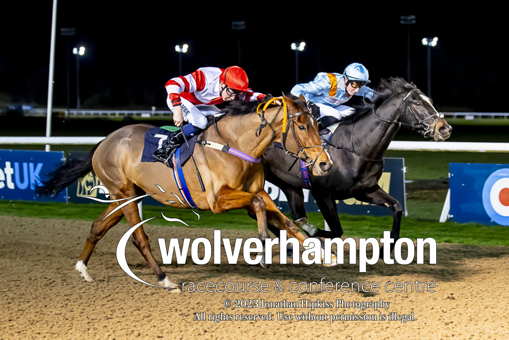 RACE 8 RESULT - @BetUKOfficial. It's Where The UK Bets Handicap 🥇 Haku Jockey: @loughnane_billy Trainer: @dml_racing 📸 @WolvesRacesPics #WolvesRaces | #WOLXMAS