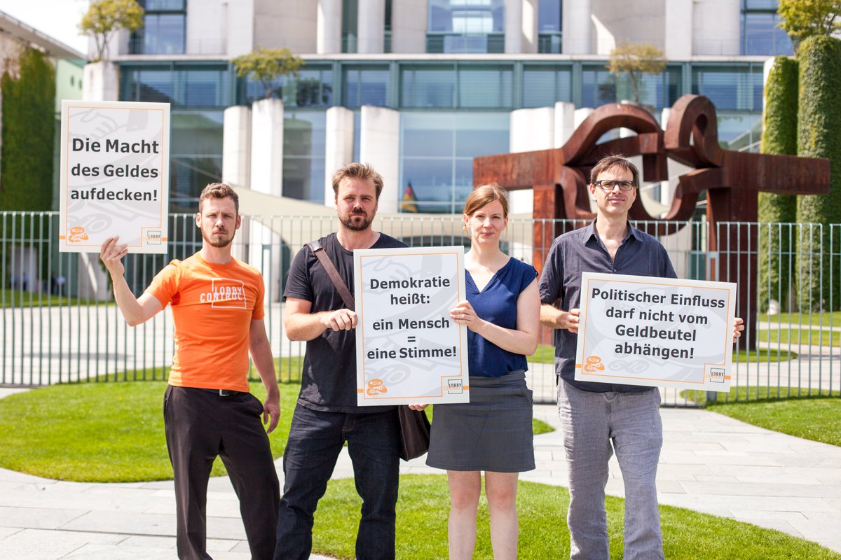 lobbycontrol's tweet photo. Superreiche nehmen übermäßig Einfluss auf die Demokratie – dazu gibt es gleich zwei neue spannende Filme, die brisante Fälle enthüllen. 
Darum geht es 👇 1/7
#Reichenlobby https://t.co/MaduN9JJHz