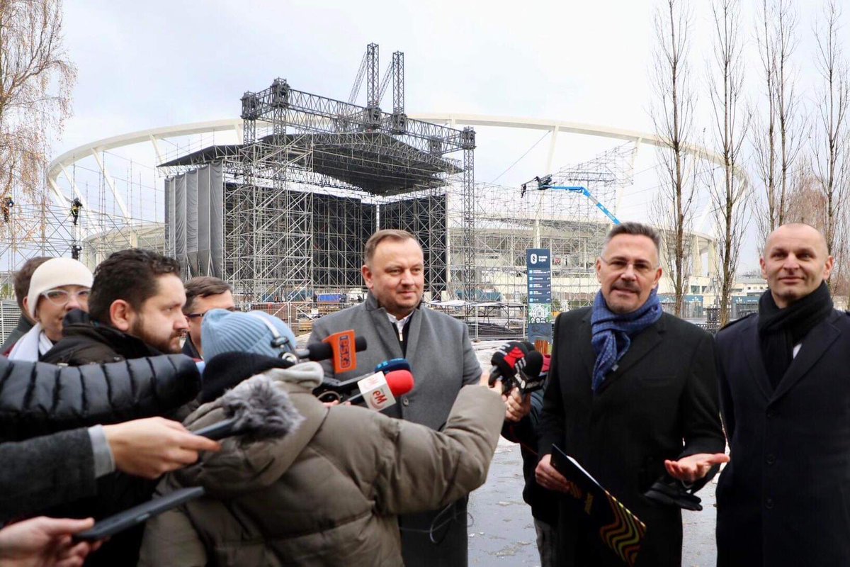 JakubChe's tweet photo. Sylwestrowa Moc Przebojów z @TelewizjaPolsat po raz kolejny przy @StadionSlaski💪Poznaliśmy artystów: @bocelli_matteo #Doda #DawidKwiatkowski #Kayah #GolecuOrkiestra #Feel #Enej #Urszula #Smolasty #OskarCyms #LadyPank #BOYS #TribbsKubańczyk #MajkaJeżowska Serdecznie zapraszam https://t.co/zqtbaIdUNj