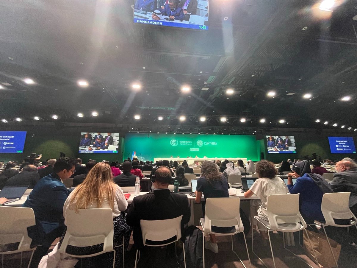 Health is at the mercy of fossil fuels #COP28.❤️‍🩹 To protect human #health from further detrimental impacts we need to #phaseout fossil fuels in line with the 1.5 ºC and commit to equitable financial support for adaptation, #LossAndDamage & renewable energy. #GST