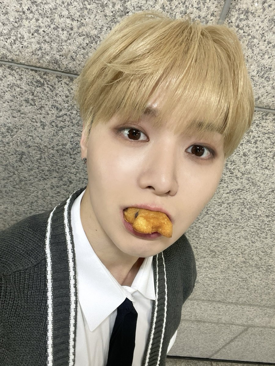 TO1 members tweet media