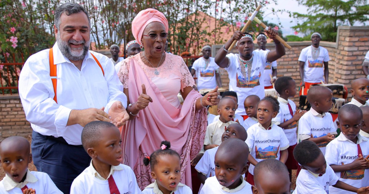 CALL FOR THE IMMEDIATE RELASE OF ALL ARMENIAN PRISONERS
Over 150 Global Humanitarian, Business and Political Leaders Demand Freedom of “Armenian Prisoners”

After implementing an illegal nine month-long blockade of fuel, medicine and food, on September 19th, Azerbaijan launched a