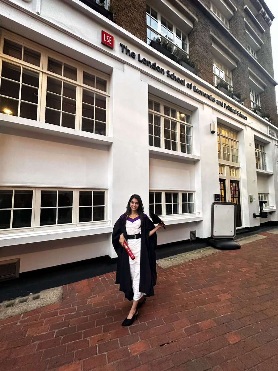 How it started vs how it ended! Can’t believe my year at London School of Economics is over! So honoured to be #PartofLSE 
With a bag of mixed emotions, I hope the next chapter turns out as amazing as this one♥️ @LSEsociology 
@MPRakeshSingh