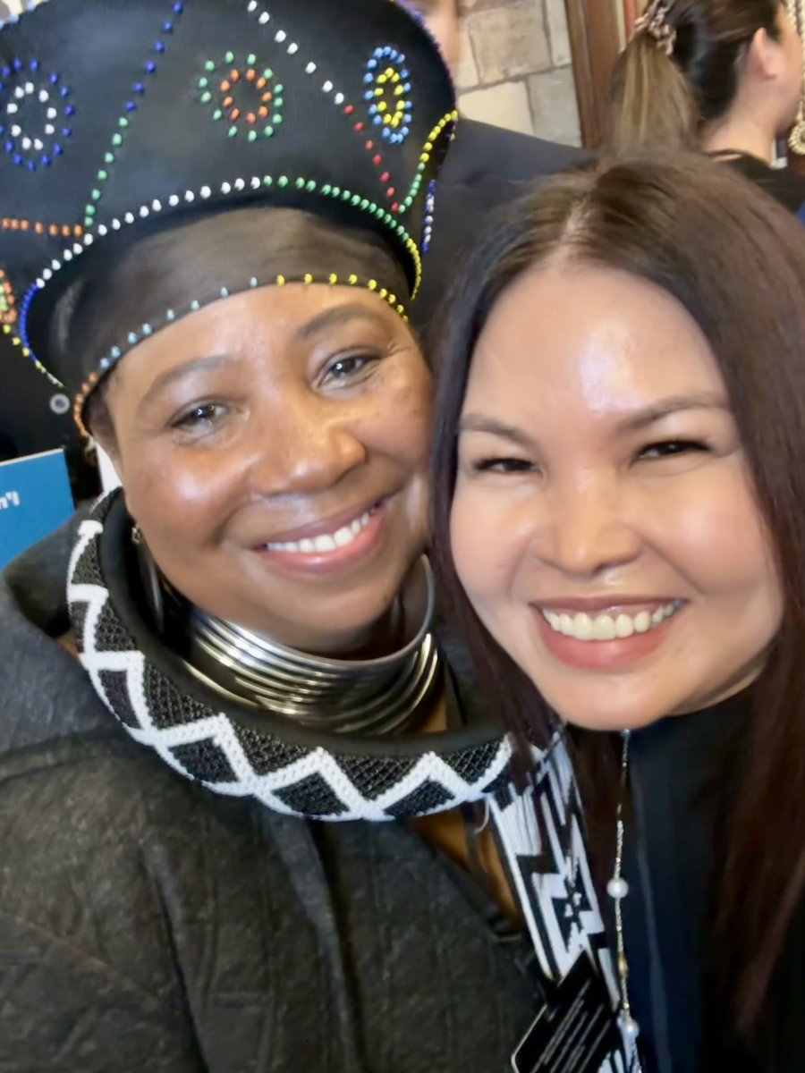 Been wanting to meet this fab woman @zambezi40!! Glad it happened b4 the year ends😂- it was short but sweet & hope to link more in the future💋
TY @THETlinks for making to happen & @HouseofCommons no less👏🏽
Working as one voice🙏🏽
#diasporaunite
#expertsinourmidst