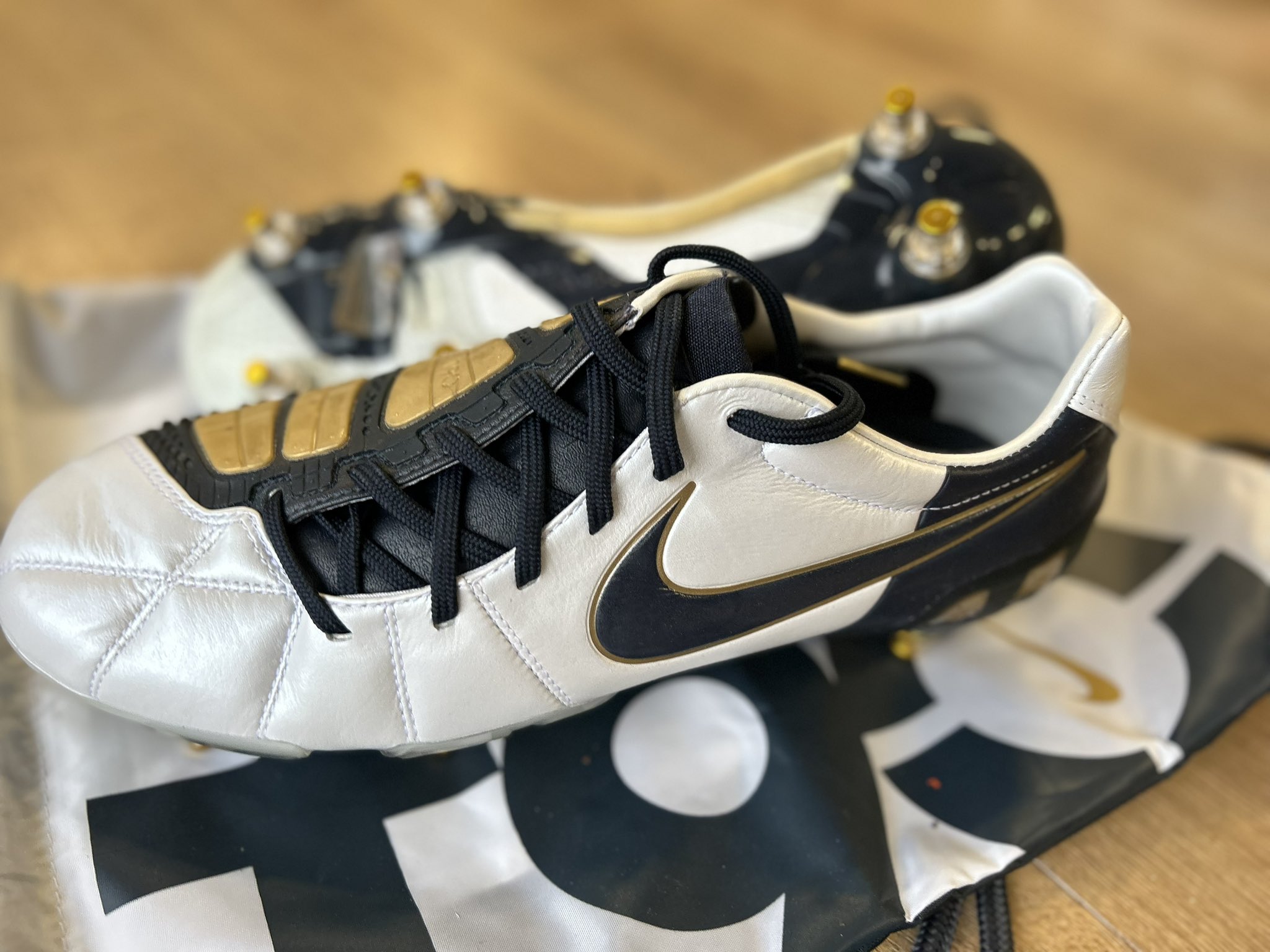 Nike T90 Laser III flera SG Challenge