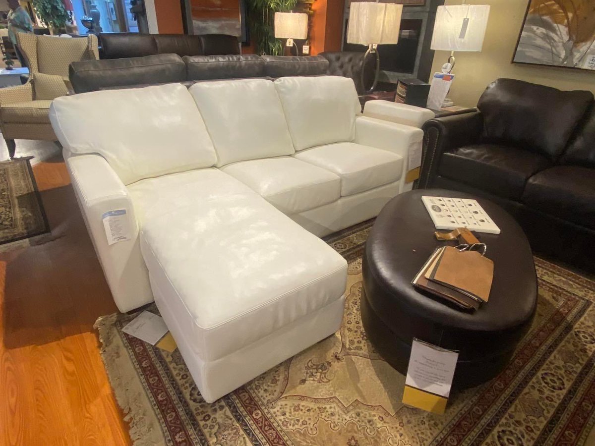 DesignFrederick's tweet photo. ๐
REFLECT YOUR SUCCESS WITH GENUINE LEATHER
๐จ๐ฆ Save now on Canadian made top grain leather furniture!
SHOP WITH CONFIDENCE AT FREDERICK'S
WITH OUR 30 DAY PRICE GUARANTEE!
#Guelph #CustomFurniture #GuelphFurniture #Christmas #LeatherFurniture #LeatherSofas https://t.co/Ymhwfk1p3Y