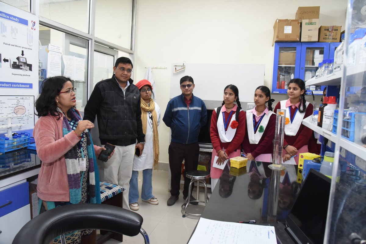 CSIR-IIP organised a one-day outreach under the 'IISF 2023' and Jigyasa 2.0 program. Class IXth -XIIth students were exposed to analytical techniques used for crude oil characterisation, & technologies for utilisation of non-edible vegetable oils & used cooking oil.