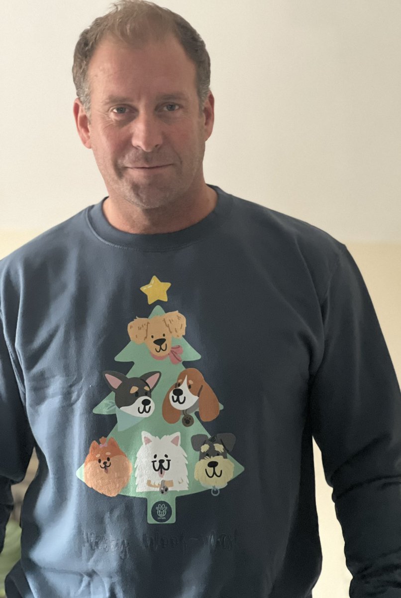If you’d like to support animals in need, grab yourself a gorgeous charity Christmas jumper like this one. All proceeds support @IAPWA in continuing their amazing, life saving work. ➡️iapwa.myshopify.com/products/doggi… ⬅️Thank you so much for your kind support ☺️🙏🏼💚