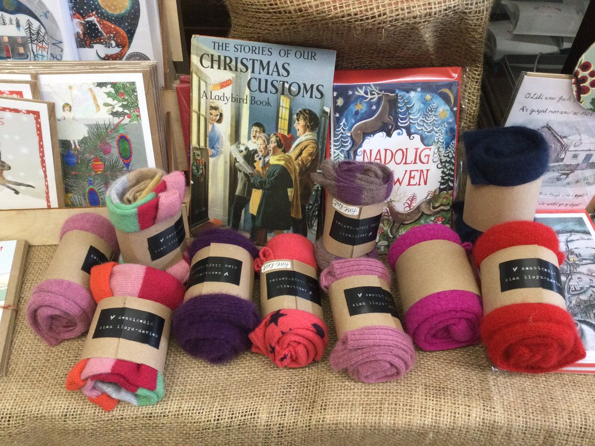 Christmas cards and recycled cashmere wrist warmers just in  and much more in our little shop in #Dinbych #Denbigh #northwales
Shop small and local - it’s not just for Christmas.
#nadolig #lovelivelocal #shoplocal @ebddcc