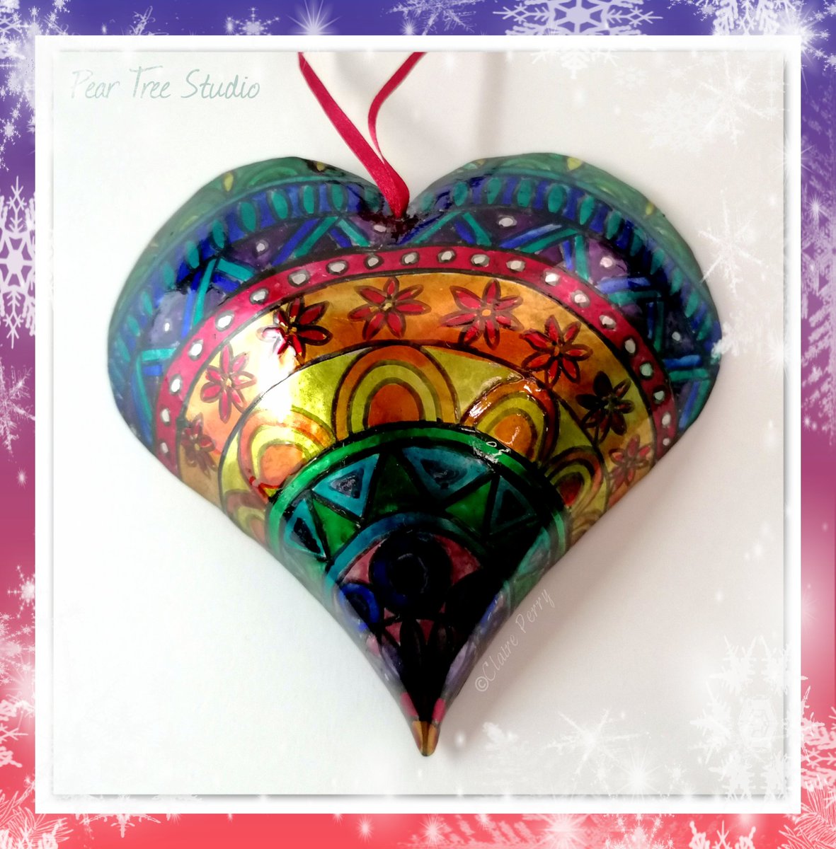 🎄💜Handmade tin heart decoration made from a coffee tin.💜🎄🎁  folksy.com/items/7525365-…  #tinhearts #decorations #hearts #recycled #metalwork #coffee #UKGiftHour #giftideas #christmas #handmade #folksy #peartreeart #handmadehour