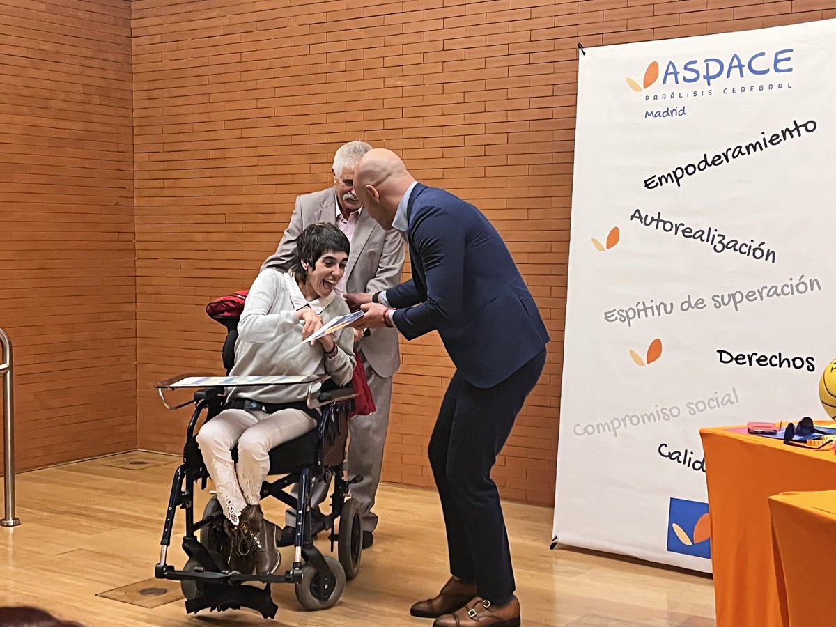 <a href="/ASPACEMadrid/">ASPACE Madrid</a> <a href="/MADRID/">Ayuntamiento Madrid</a> <a href="/ComunidadMadrid/">Comunidad de Madrid</a> <a href="/Fundacion_ONCE/">Fundación ONCE</a> Momento de conocer a los candidatos:

Isabel Colado, avalada por <a href="/Masnatur/">Fundación Masnatur</a>, es una enamorada de las redes sociales.

<a href="/jcelada/">jesus celada</a>, diputado en la Asamblea de Madrid por el le entrega su diploma. 

#KilómetrosDeVida2023🎖️