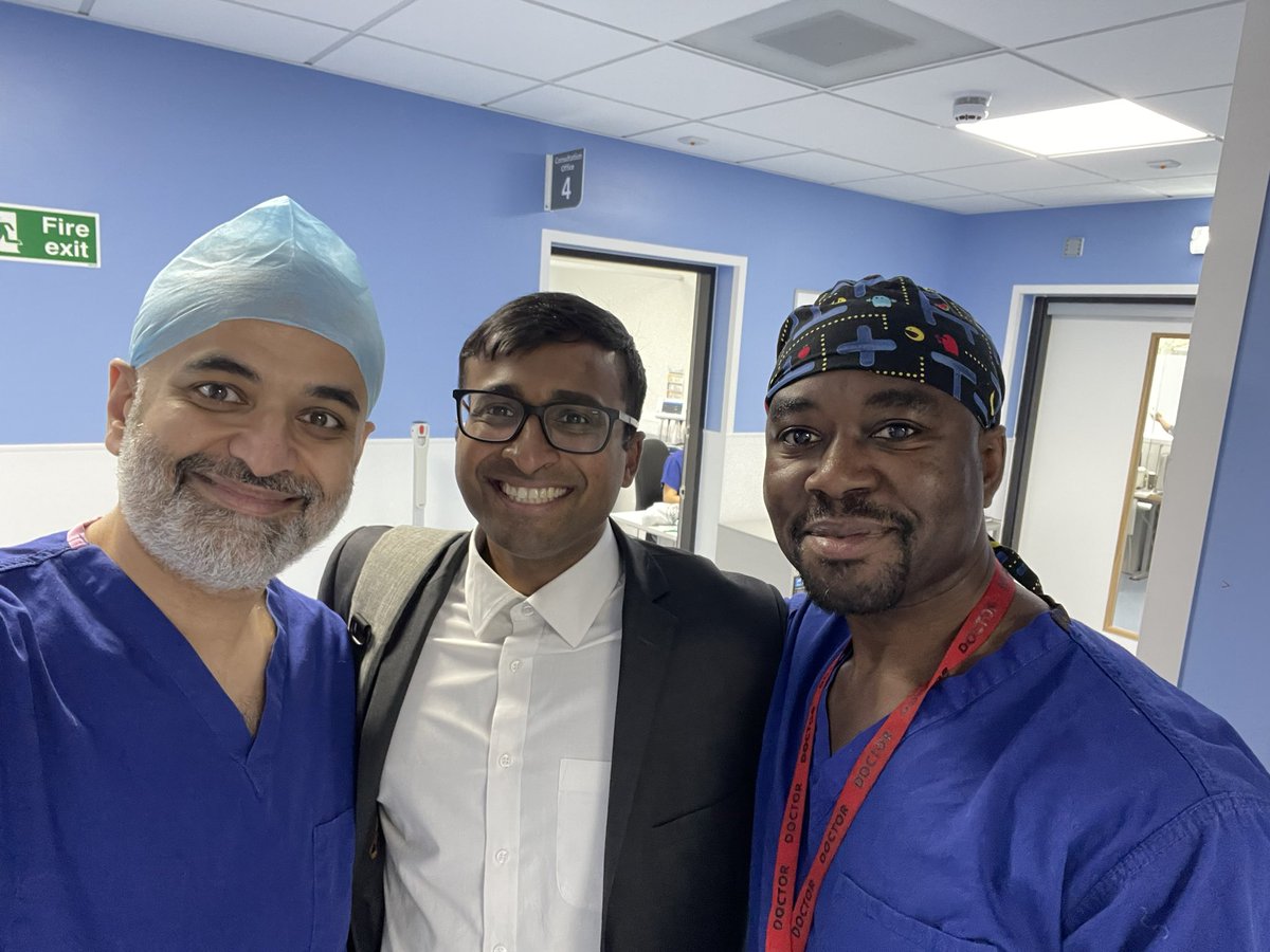 Hasan Qazi (@harqazi) on Twitter photo Absolute pleasure to have <a href="/DenosshanSri/">Denosshan Sri</a> as a substantive consultant colleague, finally! A huge win for Robotic Surgery <a href="/GeorgesUrology/">St George's Urology</a> (and a personal accomplishment for me having spotted him as a super talented ST6) Absolute pleasure to have <a href="/DenosshanSri/">Denosshan Sri</a> as a substantive consultant colleague, finally! A huge win for Robotic Surgery <a href="/GeorgesUrology/">St George's Urology</a> (and a personal accomplishment for me having spotted him as a super talented ST6)
