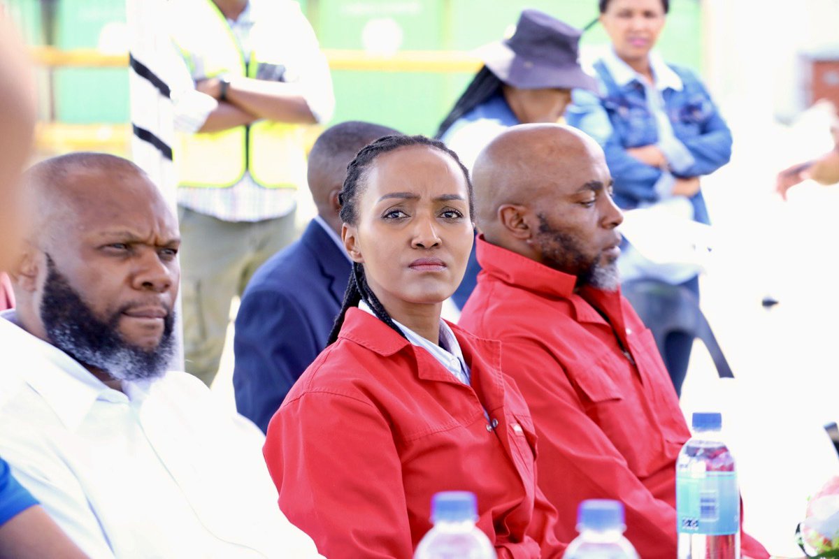 MmcFor21210's tweet photo. MMC @MsaneThembi speaking at the launch of the upgraded substation in Alberton. 

She says the decision to upgrade the substation was driven by the notable expansion of the area. The growth necessitated an increase in energy supply and modernization of existing infrastructure. https://t.co/ZqwttFH7CJ