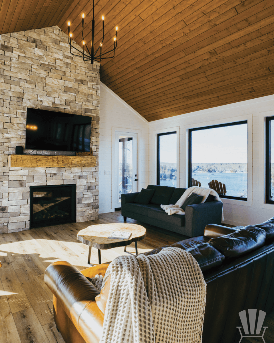 Cottage_ON's tweet photo. Escape to this stunning lakefront retreat! 
Features:
🌊 Spring Lake 
👥 16 Occupant Max
🛏️ 5 Bedrooms
🛁 3 Bathrooms
📅 All-Year Availability
🔥 Outdoor Fire Pit
🏓 Foosball, ping pong
🚣‍♂️ 2 Kayaks, floating lily pad 
📶 Wi-Fi available 
🍖 2 Propane BBQs https://t.co/gg4G1oxEMC