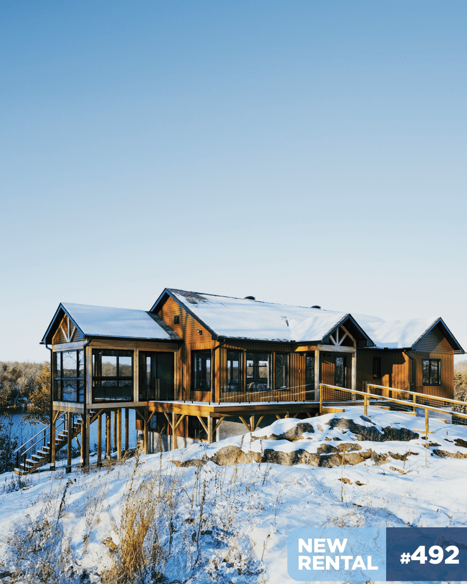 Cottage_ON's tweet photo. Escape to this stunning lakefront retreat! 
Features:
🌊 Spring Lake 
👥 16 Occupant Max
🛏️ 5 Bedrooms
🛁 3 Bathrooms
📅 All-Year Availability
🔥 Outdoor Fire Pit
🏓 Foosball, ping pong
🚣‍♂️ 2 Kayaks, floating lily pad 
📶 Wi-Fi available 
🍖 2 Propane BBQs https://t.co/gg4G1oxEMC