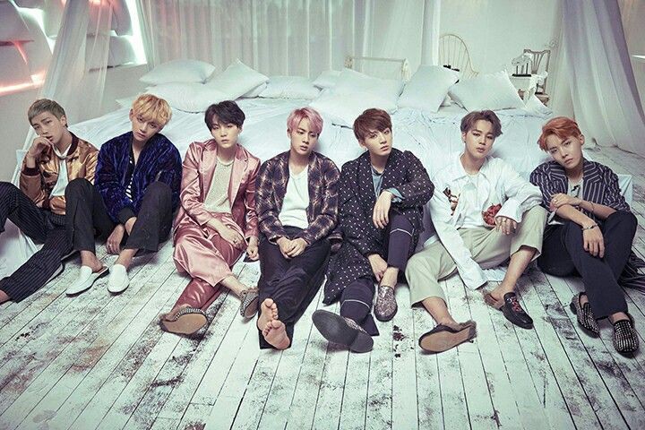 btsslyn's tweet photo. como conheci eles                  ainda com eles https://t.co/b9qNMnEj9H
