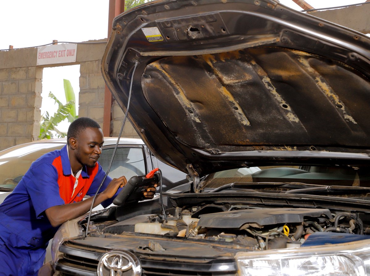 NiyoGarage's tweet photo. Do you have a car #computermalfunction? Something troubling you that other mechanics seem to be gambling with? Well, at Niyo Garage., we fix these and more.😃👍 Talk to us now: #CallOrWhatsapp 0757001002 / 0776 202 785. #letsfixyouup #fixitatniyo #TuesdayThoughts #niyogarage. https://t.co/5VGfl84PXz