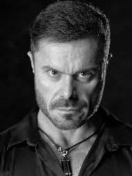 possuodepressao's tweet image. Meu nome é Renato Cariani, eu moro em São Bernardo do Campo e essa é minha confissão. Se você está assistindo essa fita eu provavelmente estou morto.