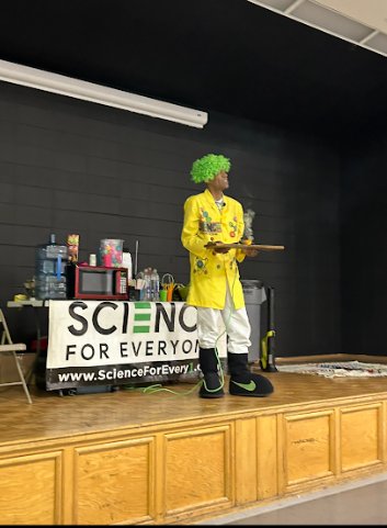WOW! The Science Machine came to visit, and put on an amazing presentation!! He came to inspire and educate the next generation of leaders, and scientists! 🧪🧬✨ Thank you @Science4Every1 🥼 Our students had a blast! #AimingForExcellence #MCPSS #LearningLeading