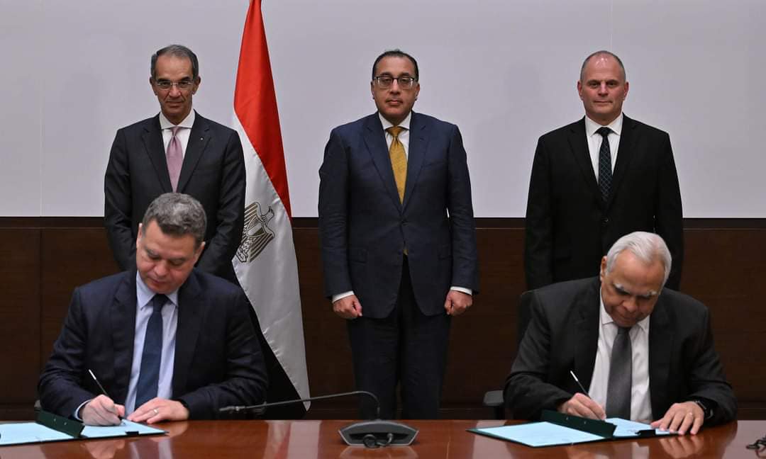 MCITEgypt's tweet image. ITIDA, Siemens Digital Industries Software Ink MoU to Expand Electronic Design, ER&amp;amp;D Operations
bit.ly/3Tlghli
#JustInTimeForEgypt #ITIDA #Siemens #TechInnovation #EgyptICT #EME