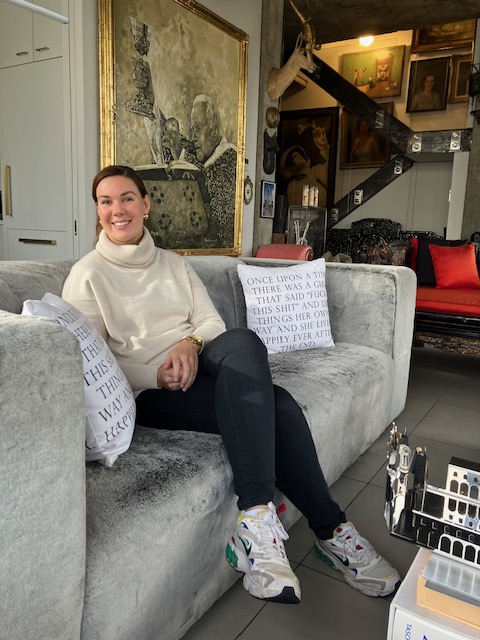 Great chat with <a href="/NWartoft/">Nellie Wartoft</a>, founder of <a href="/Tigerhall/">Tigerhall</a> at #theskyapartment yesterday. Listen to my interview with <a href="/PippaWippa/">Pippa Woodhead</a>, 'Being Fearless, Battling Prejudice And Changing The World' on the TigerHall podcast here: tigerhall.com/content/podcas… #TigerHall