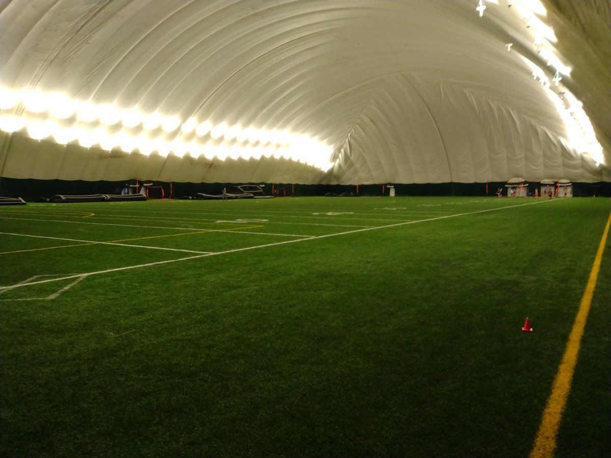 First team WO in the Bubble! 320m turf loops w/ some gentle turns today! Working through a bunch of paces to get a feel for the turf.

#JimmiePride #JimmieTFXC