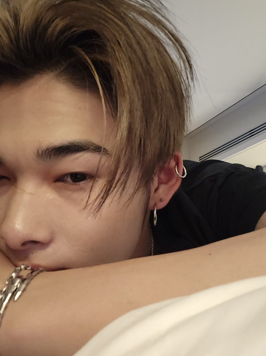 enhypenweverse's tweet image. [ #니키’s Post ] 231212

#NI_KI: ✂️👀

@ENHYPEN_members @ENHYPEN #ENHYPEN #엔하이픈