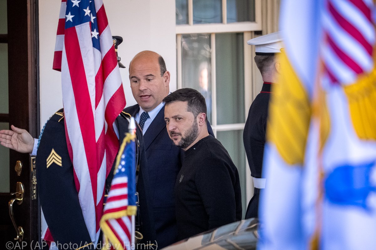 Ukrainian President Volodymyr Zelenskyy arrives for a meeting with President Joe Biden at the White House in Washington, Tuesday, Dec. 12, 2023. (@AP Photo/Andrew Harnik) @VZelenskyUA @JoeBiden