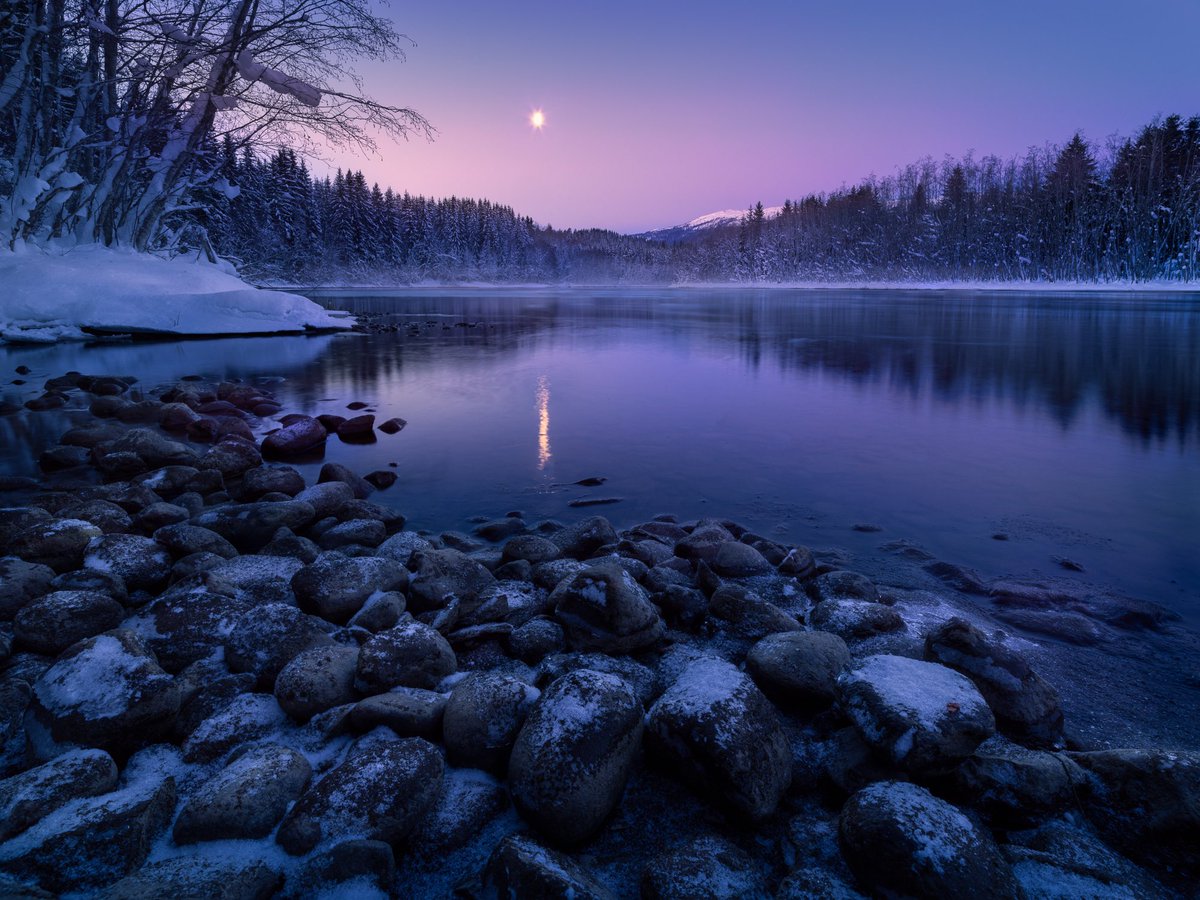 Moon river. Trondheim, Norway. Jan 2019.