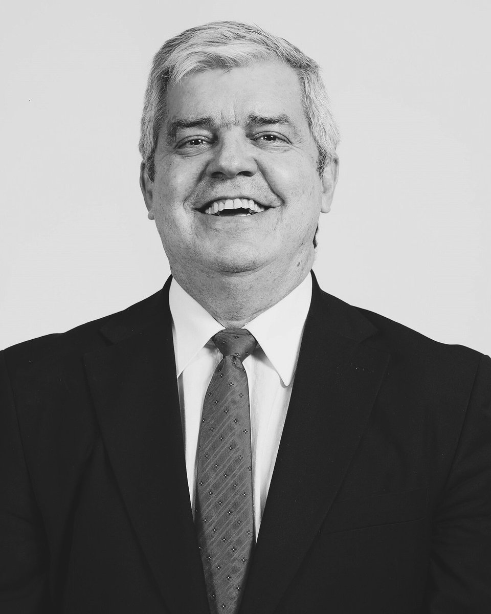 livmediapy's tweet photo. #LeySuperintendencia El ministro del Interior, Enrique Riera, está pidiendo una "tregua" a los sindicalistas. Les exige que abandonen la plaza del Congreso a cambio de liberar a sus compañeros detenidos de manera arbitraria. https://t.co/v76EJEMWvN