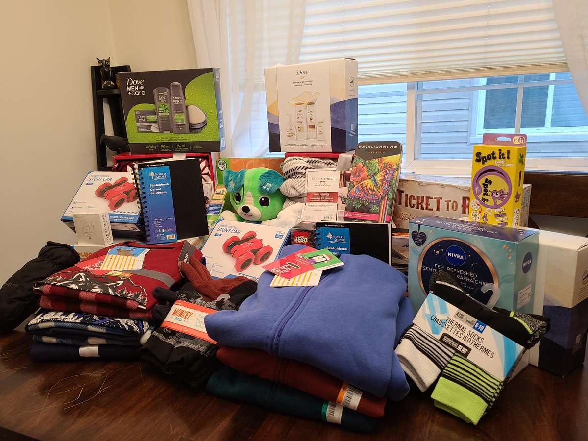 SandboxSoft's tweet image. This holiday season, Sandbox is participating in @ChildrensFdnGW annual Adopt-a-Family program! Sandbox is proudly offering our support to 2 families. Thank you to the organizers and volunteers for spreading joy and making the holidays special for those in need! #AmplifyingGood