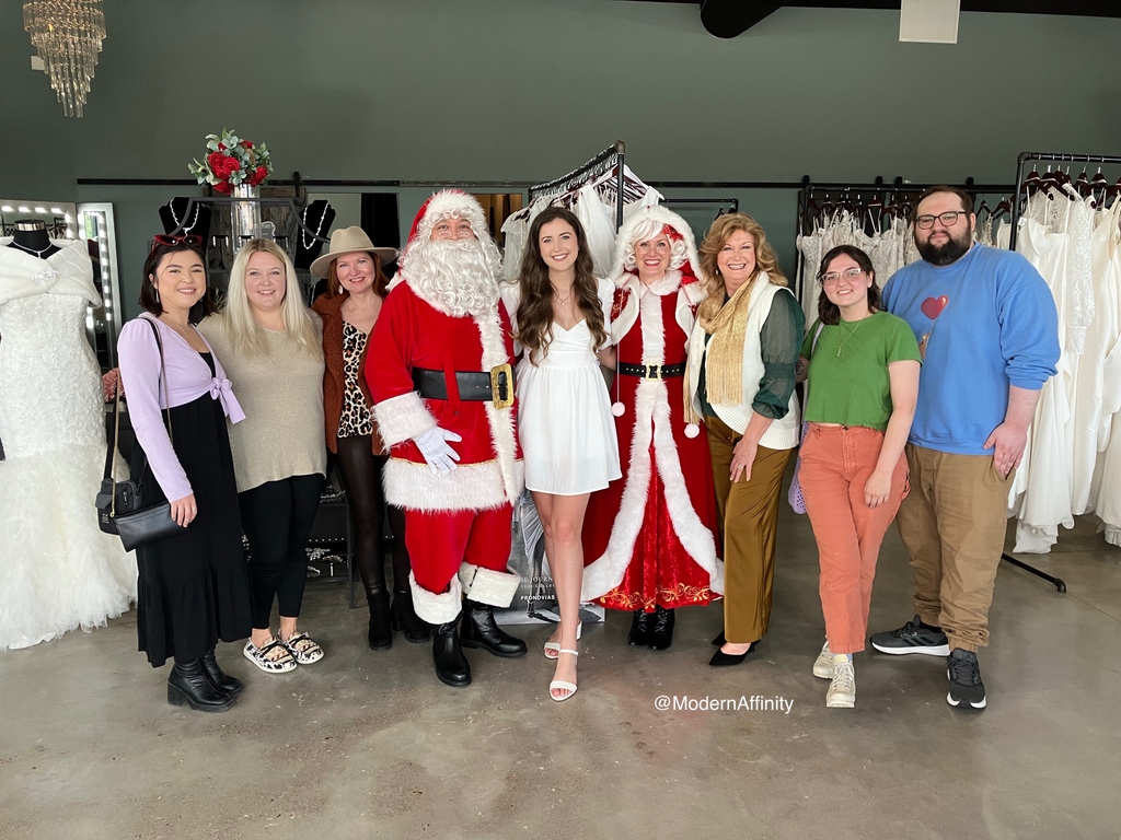 affinity_modern's tweet photo. Shout out to our stunning bride Katherine! Can the experience be any more perfect than discovering the ideal gown and having Santa grace this extraordinary occasion? The appointment overflowed with an abundance of love and laughter. https://t.co/e9YsBk0ovF