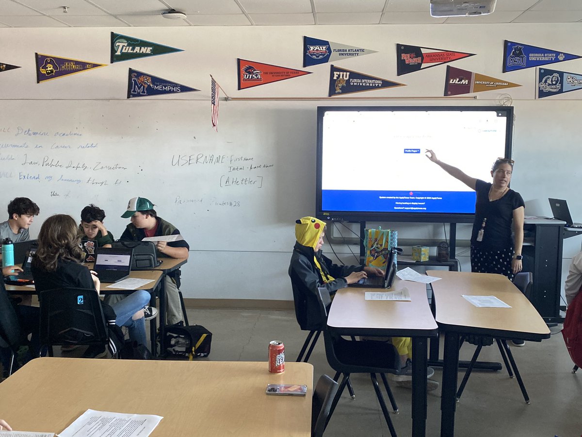 Apply Tx for 8th graders today.  Thank you Mrs. Sadler and Mr. Hettler!!!!  #teamwork 
<a href="/lytleisd/">Lytle ISD</a>