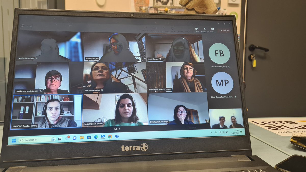 Plan d'action qui se dessine joliment pour 2024 ! 8 administratrices des 4 coins de 🇨🇵 prêtes à relever le défi pour faire #bougerleslignes avec nos 2 formatrices de choc <a href="/bianchi_ingrid/">Ingrid Bianchi</a> et Caroline François. Le challenge sera d'être les ambassadrices de la féminisation des CA 💪