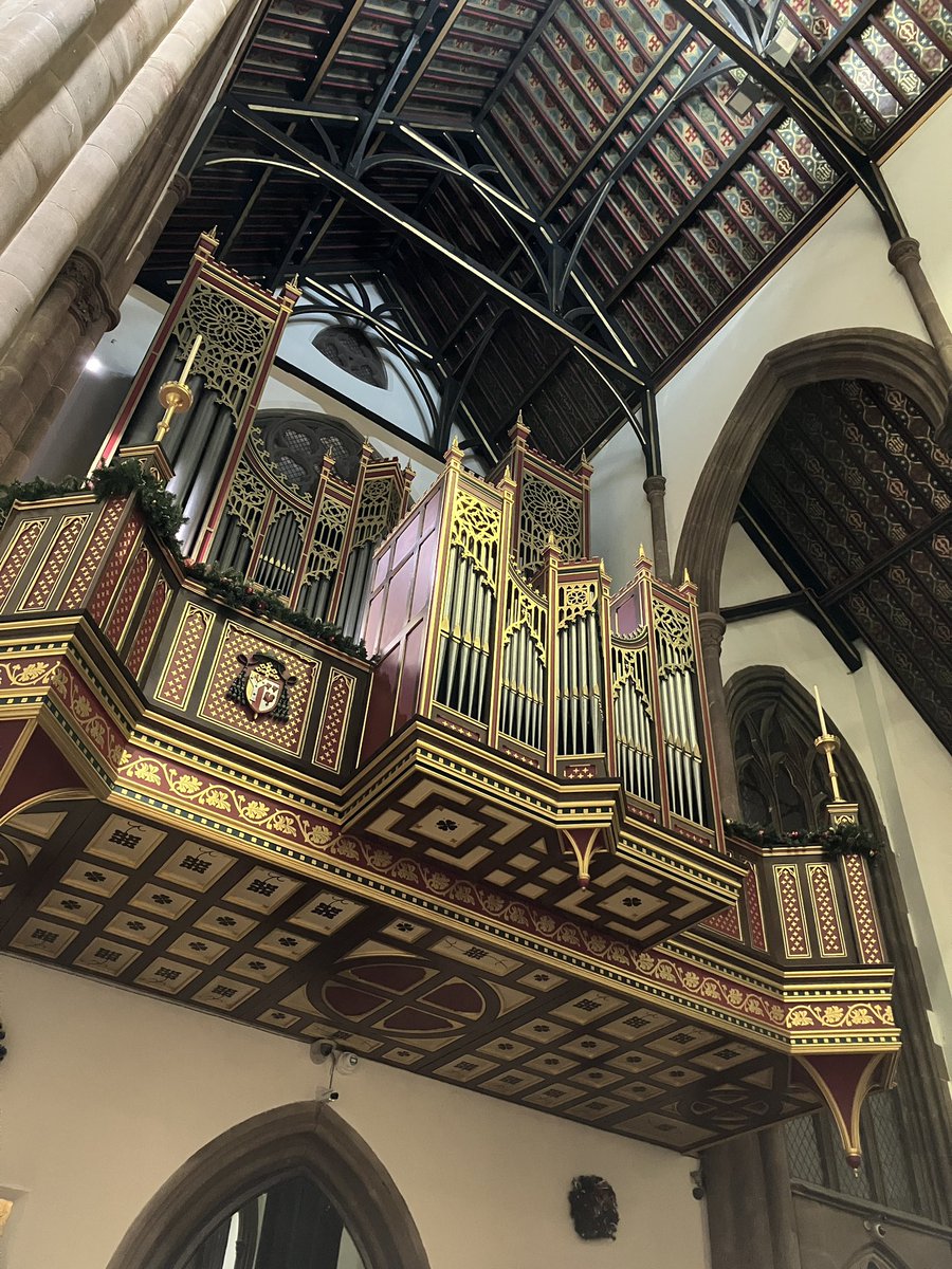 Listening to <a href="/BirmCons/">Royal Birmingham Conservatoire</a> RBC Organ Department Christmas Concert in association with <a href="/BhamOrgan/">Birmingham Organists</a> in <a href="/StChadsBirm/">St Chad's Cathedral</a> 
Great to hear the next generation of players - the organ’s future is in good hands. (And feet)