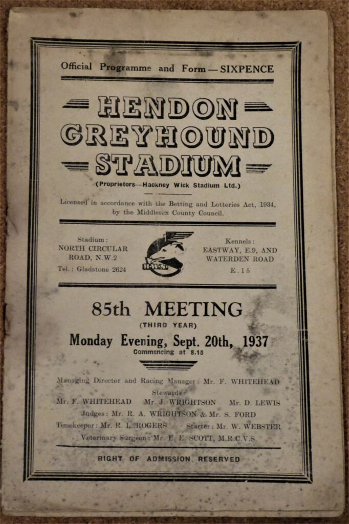 Greyhound Track 183 - HENDON LONDON
First meeting: 28 July 1934. Closed 29 September 1934 and re-opened 27 February. Last meeting: 30 June 1972.
#hendon #london #greaterlondon #greyhounds #greyhoundracing #hackney #brentcross #bags #M1
