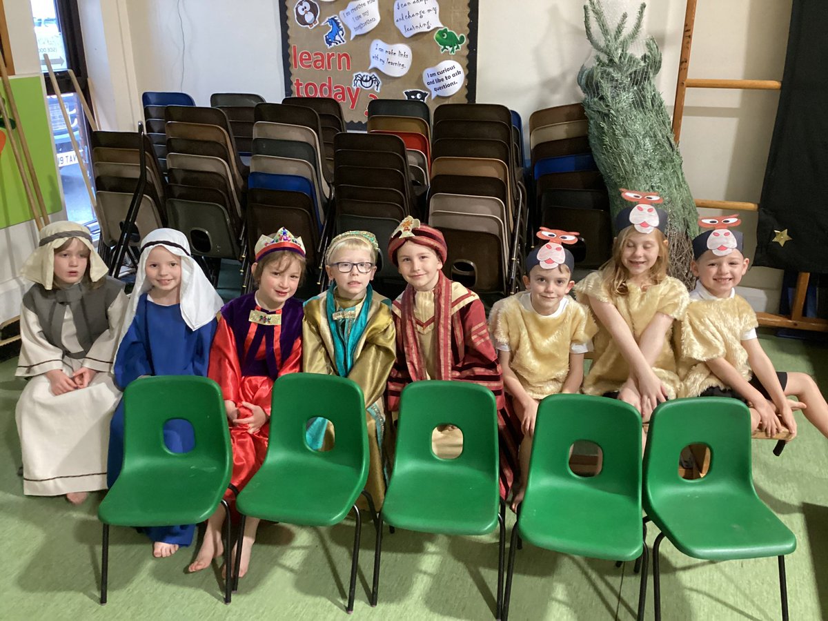 PineClass_RE2's tweet image. Nativity 2023 ✨ Miss Kelly is soo proud of each and every one of you! 🎵 🐪