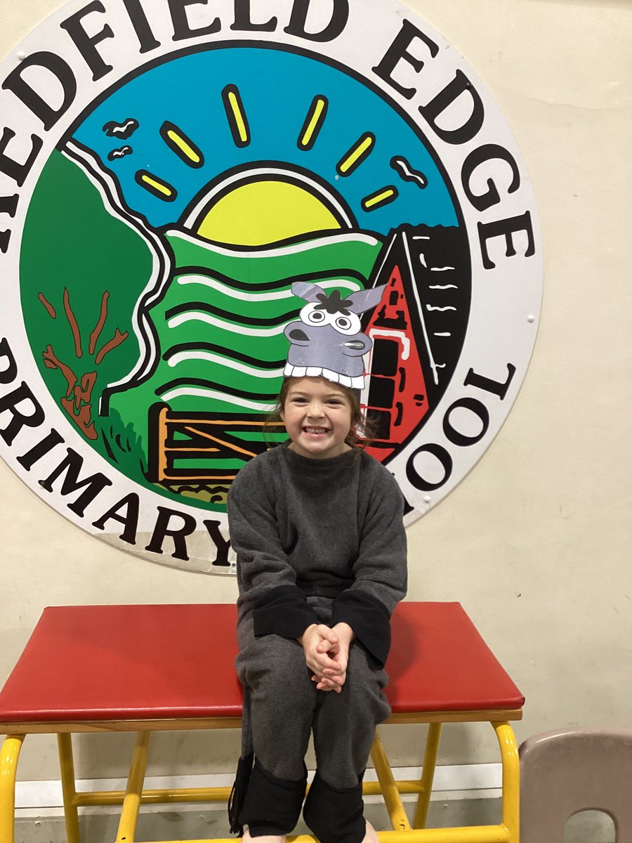 PineClass_RE2's tweet image. Nativity 2023 ✨ Miss Kelly is soo proud of each and every one of you! 🎵 🐪