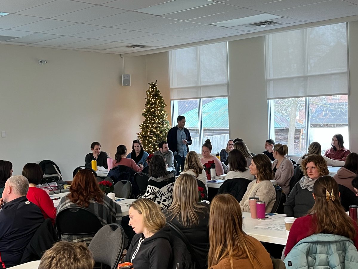 In Napanee today for Course 1 training! It's been a great day, you can see Roger by the Christmas tree! #teachresilience☕️📚

#EasternOntario #resttime #togethertime #buildingcommunity