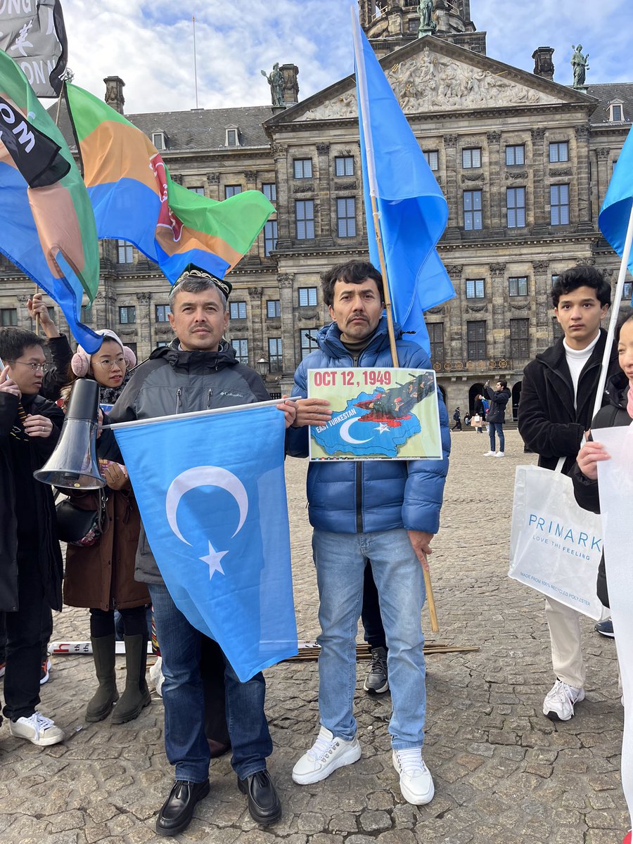 75th Anniversary of World Human Rights Day - Demonstration against the Chinese government at Dam Square in #Amsterdam
#HumanRightDay #HumanRights75 #HumanRightsDay2023 
#EastTurkestan #Tibet #HongKong #Cantonia #SouthernMongolia #China #Ccp