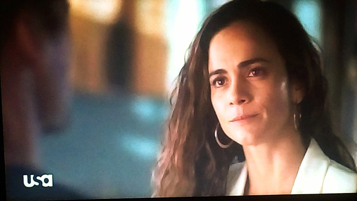 💰|| Eddie: I know You're not just a bar owner or tequila distributor,
- Tell me the truth!

Teresa: I run a drug cartel 🤭

Eddie: Are You serious 😂
#QueenOfTheSouth