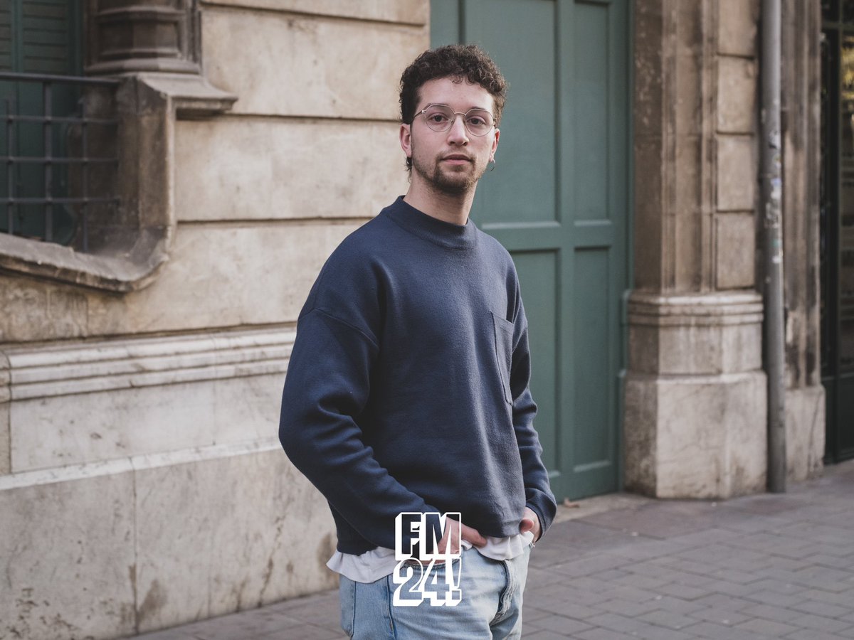 El dissenyador <a href="/brull_disseny/">Joan Brull</a> és el creador de la identitat visual de la Festa Major de Vilafranca 2024. Graduat en disseny a <a href="/EinaBcn/">Eina Barcelona</a>. Després de treballar en diverses empreses, el 2023 va decidir emprendre el seu camí en solitari com a professional autònom. 

#fmvila #explosiva