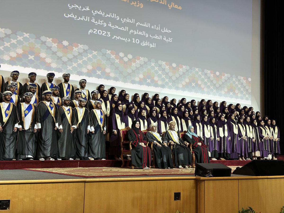 Asaadalyahyai's tweet photo. كثير من الممرضين والممرضات يشعرون بـ #ظلم_توظيف_التمريض خصوصاً وأن وزارة الصحة تسعى لإستقطاب وافدين من خارج البلد، يشعرون وكأن الوافد أخذ منهم الفرص الوظيفية رغم انهم أبناء البلد والأولى بها، لذا أتمنى من الجهة المعنية تقليل الهوة بينها وبين المخرجات التمريض العمانية ورفع سقف الشفافية وتوضيح أسباب استقطاب أعداد من الوافدين لشغل وظيفة ممرض رغم وجود الكثير من المخرجات العمانية المتراكمة، ناهيك عن إمكانية تدريب الممرضين العمانيين وتأهيلهم جميعًا وتوظيفهم خارج نطاق محافظاتهم نظراً لزيادة الأعداد في محافظة ونقصانها في محافظة أخرى، أو على أقل تقدير حصول هذه المخرجات على خبرة من البرنامج التدريبي للعمل في مستشفيات القطاع الخاص، وإن كان القطاع الصحي لا يستطيع بشقيّه الحكومي والخاص استيعاب كل هذه المخرجات العمانية؛ فعلينا مراجعة برامج التمريض في الجامعات وأعداد مخرجاتها؛ فما الفائدة من رفد سوق العمل بكل هذه الأعداد اذا كان غير قادر على استيعابها، وماذا سيكون مصيرها؟
