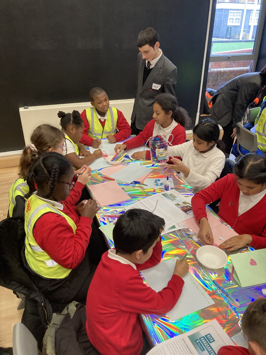 What a fabulous time we had this afternoon! Thank you @Star_Primary and @Stratford_Manor - your year 5's were amazing. Big shout out to our year 11 Citizenship students too , what fantastic role models they are #WriteForRights @AmnestyUK @ncltrust